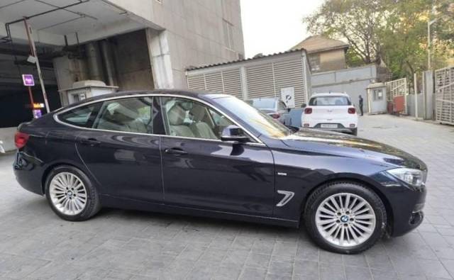 https://images10.gaadi.com/usedcar_image/4632579/original/processed_640edc3f4a241f8517279f99d52636f5.jpg?imwidth=6401