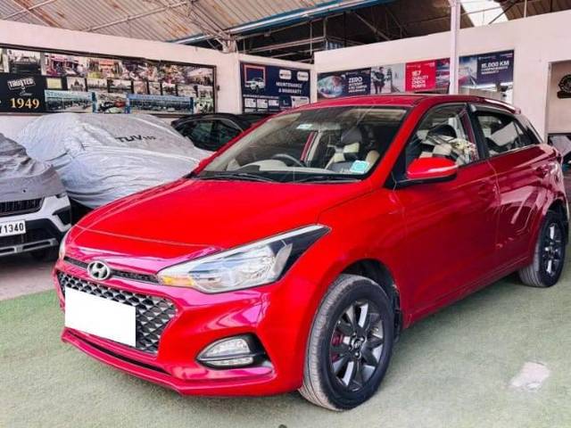 https://images10.gaadi.com/usedcar_image/4632582/original/processed_f8f14ad4c916f7786d78991b311697ce.jpg?imwidth=6402