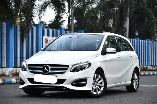 https://images10.gaadi.com/usedcar_image/4632584/original/a10c6a94ee287da44cb16b3d539a2b9d.jpg?imwidth=6400