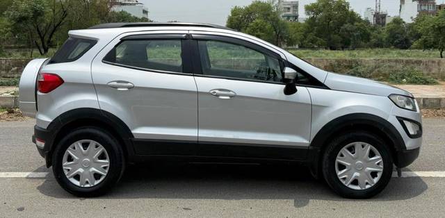 https://images10.gaadi.com/usedcar_image/4632586/original/248bb09f5a215e5842ae4c89432e7091.jpg?imwidth=6401