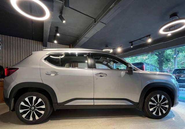 https://images10.gaadi.com/usedcar_image/4632595/original/processed_01b3c837-78cf-4b74-9cce-ea7d67f40166.jpg?imwidth=6401