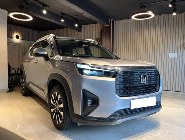 https://images10.gaadi.com/usedcar_image/4632595/original/processed_0dbfaef8-3a01-4d9a-a684-a1dfaa8b91da.jpg?imwidth=6400