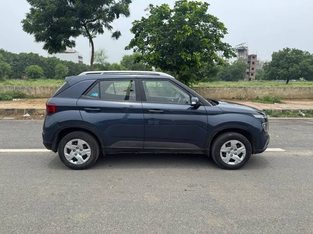https://images10.gaadi.com/usedcar_image/4632596/original/processed_3b044d4dfc5d53c46ddf1b0eb3b58f06.jpg?imwidth=6401