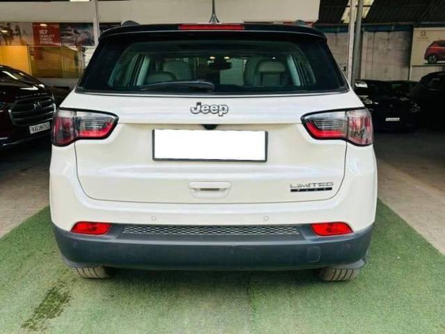 https://images10.gaadi.com/usedcar_image/4632606/original/processed_bbcb0840710f4c55c31c08f4d0340fcd.jpg?imwidth=6401