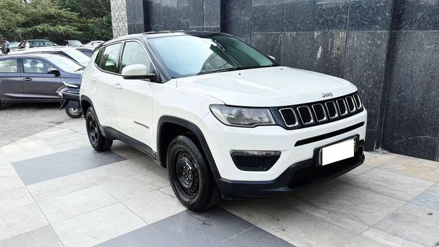 https://images10.gaadi.com/usedcar_image/4632618/original/processed_e534988f112e9a6af57895cb899ff53b.jpg?imwidth=6400