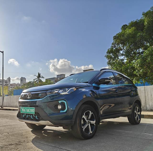 https://images10.gaadi.com/usedcar_image/4632671/original/processed_06c86f9a5fc2043cdd6ffa54e4038b46.jpg?imwidth=6401