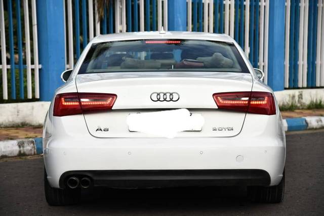 https://images10.gaadi.com/usedcar_image/4632680/original/processed_f8292dc656c8d4742484851a199b25dd.jpg?imwidth=6402