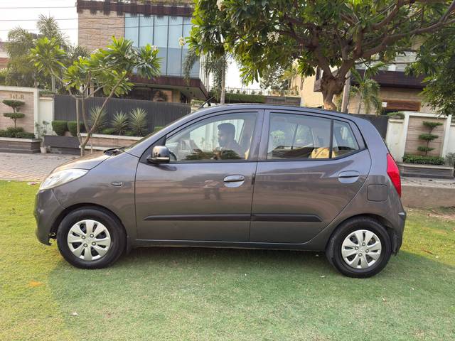 https://images10.gaadi.com/usedcar_image/4632681/original/processed_69d85d87f92d8d58c8a91e51cd61363e.jpg?imwidth=6402