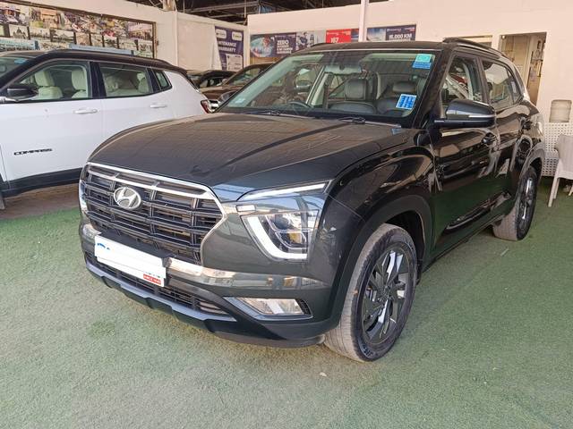 https://images10.gaadi.com/usedcar_image/4632682/original/processed_11c34eb6025a0ae1752f7708d83f6502.jpg?imwidth=6402