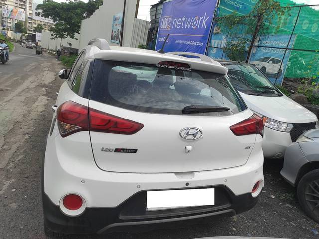 https://images10.gaadi.com/usedcar_image/4632702/original/processed_7b289f8a-c0ee-47f3-abc6-83cc753c5a15.jpg?imwidth=6402