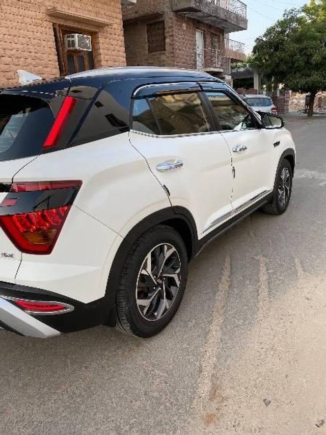 https://images10.gaadi.com/usedcar_image/4632715/original/processed_bd4d3178-349c-4ba2-b2c3-423f8629f257.jpeg?imwidth=6400