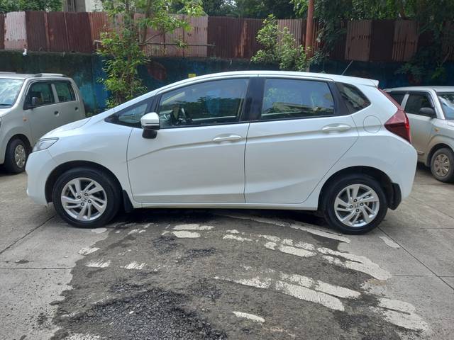 https://images10.gaadi.com/usedcar_image/4632720/original/63a7b75e274a03d417aaf035d8a3f395.jpeg?imwidth=6402