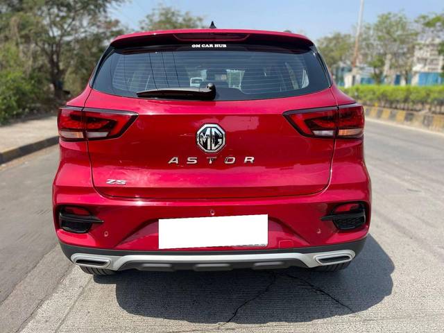 https://images10.gaadi.com/usedcar_image/4632735/original/processed_9147e87c275c3a8a0c9b18a57e377952.jpg?imwidth=6402