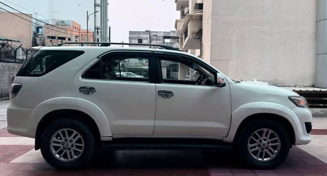 https://images10.gaadi.com/usedcar_image/4632737/original/processed_262e7d689869e2a0364fe316472e3b32.jpg?imwidth=6401