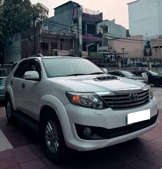 https://images10.gaadi.com/usedcar_image/4632737/original/processed_6b970af3ea9efbaba2653f26b64a01df.jpg?imwidth=6400