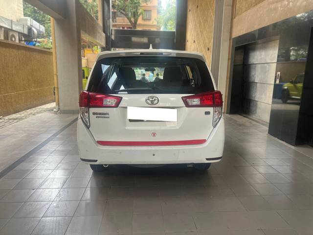 https://images10.gaadi.com/usedcar_image/4632738/original/processed_8b6d6d300dfc613f852fee2e3c91aba3.jpg?imwidth=6401