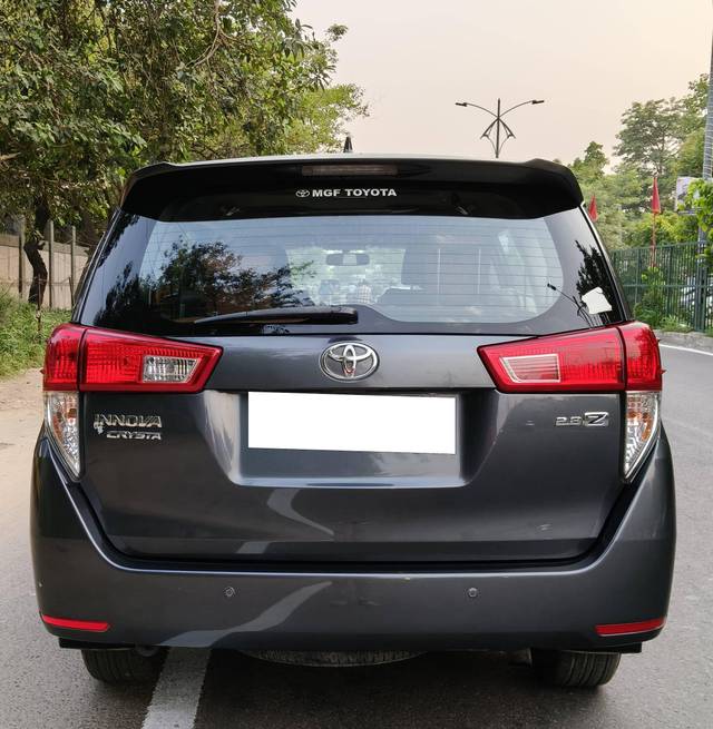 https://images10.gaadi.com/usedcar_image/4632741/original/processed_cf06e5ad-bc41-4c7e-8a5b-1e5640550b5e.jpg?imwidth=6402