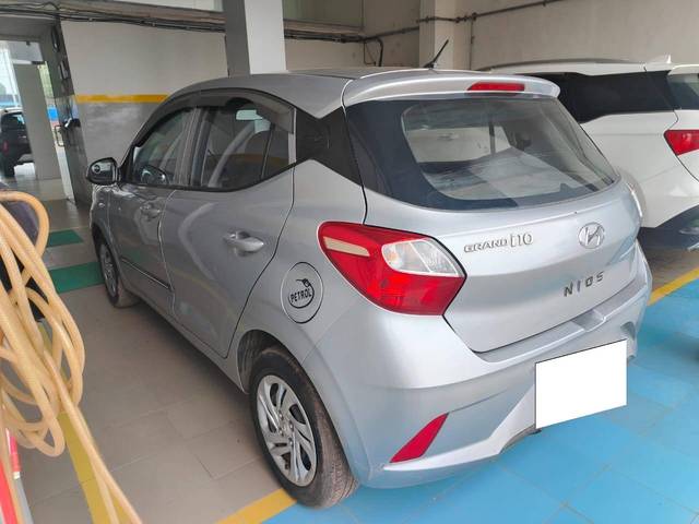 https://images10.gaadi.com/usedcar_image/4632744/original/processed_731dda07f3c054072e6dafad59ff99ee.jpg?imwidth=6402