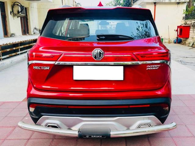 https://images10.gaadi.com/usedcar_image/4632745/original/processed_ab42f6dbc424223c868535a0aa7c355f.jpg?imwidth=6401