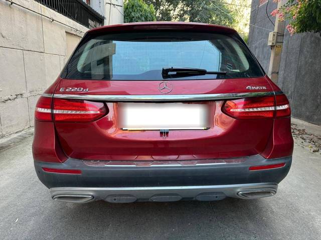 https://images10.gaadi.com/usedcar_image/4632760/original/processed_71e72ef2-eb2e-4f43-b9e1-b8cbbeb8289c.jpg?imwidth=6402