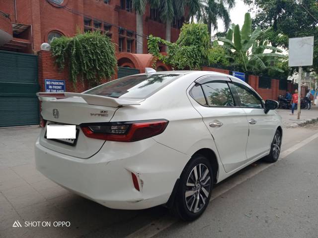 https://images10.gaadi.com/usedcar_image/4632763/original/processed_aed7a716e658378be92a31a3db5049da.jpg?imwidth=6401
