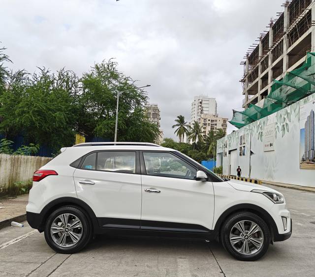 https://images10.gaadi.com/usedcar_image/4632766/original/processed_cddf190ddba40008cb5723fc27d167a2.jpg?imwidth=6401