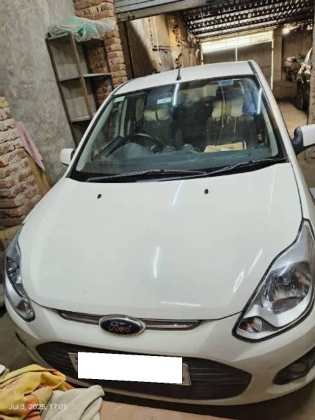 https://images10.gaadi.com/usedcar_image/4632806/original/processed_e93286d7-b3f7-44ed-8462-f7ff009ea86d.jpg?imwidth=6400