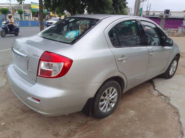 https://images10.gaadi.com/usedcar_image/4632823/original/processed_c17d64cddf2c80c136809216aa0bb774.jpg?imwidth=6402