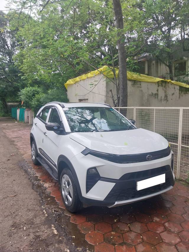 https://images10.gaadi.com/usedcar_image/4632832/original/processed_f63daf5f-a21d-4758-a14b-4f7a21ead442.jpg?imwidth=6400
