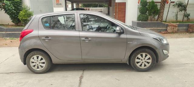 https://images10.gaadi.com/usedcar_image/4632835/original/processed_29532df3aa388a6595a51641fb603078.jpg?imwidth=6401