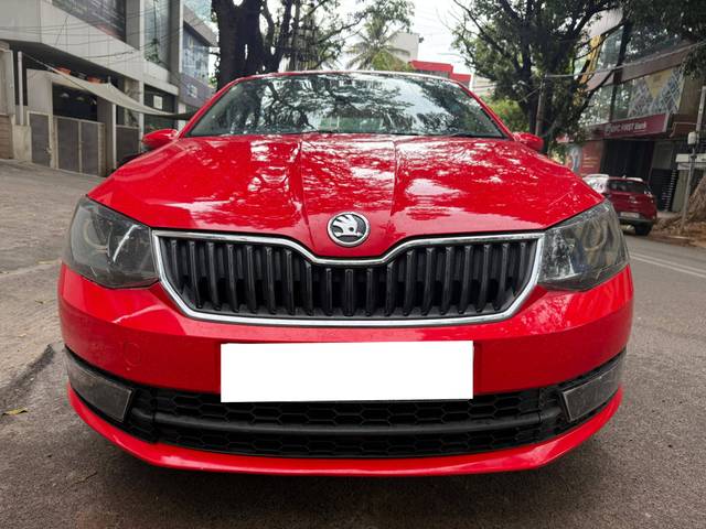 https://images10.gaadi.com/usedcar_image/4632842/original/processed_2bc8bb5440eb786fb4195ecce3421770.jpg?imwidth=6402