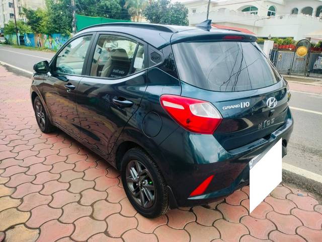 https://images10.gaadi.com/usedcar_image/4632850/original/processed_066a1e2778a75fc00e3bd8296e11705a.jpg?imwidth=6402