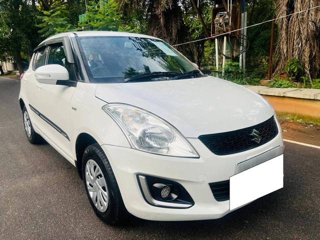 https://images10.gaadi.com/usedcar_image/4632853/original/processed_e78e737f5d1f030c33945cdb84ef85b9.jpg?imwidth=6400