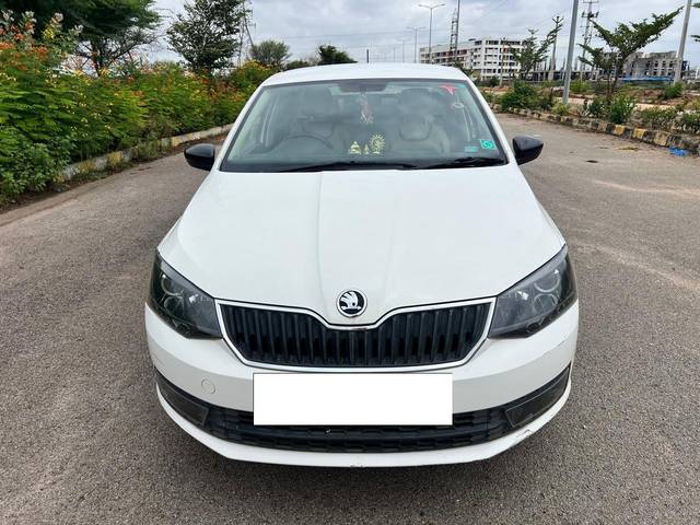 https://images10.gaadi.com/usedcar_image/4632868/original/processed_579e09a9fdc93a56529bc497adadde00.jpg?imwidth=6400
