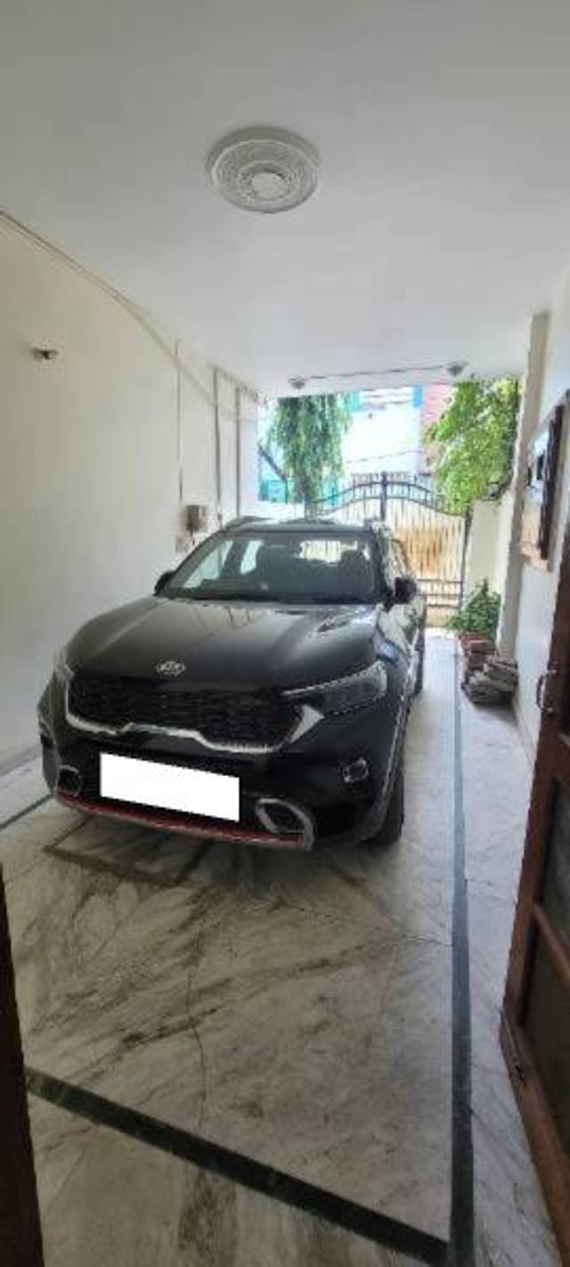 https://images10.gaadi.com/usedcar_image/4632877/original/processed_dc83d7a7-8700-4fcd-87fd-1c63fe684bab.jpg?imwidth=6400
