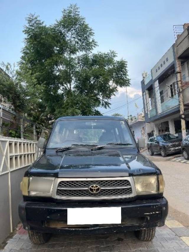 https://images10.gaadi.com/usedcar_image/4632881/original/processed_0f17b8e8-af2b-467b-af1f-f21b1b878145.jpg?imwidth=6400