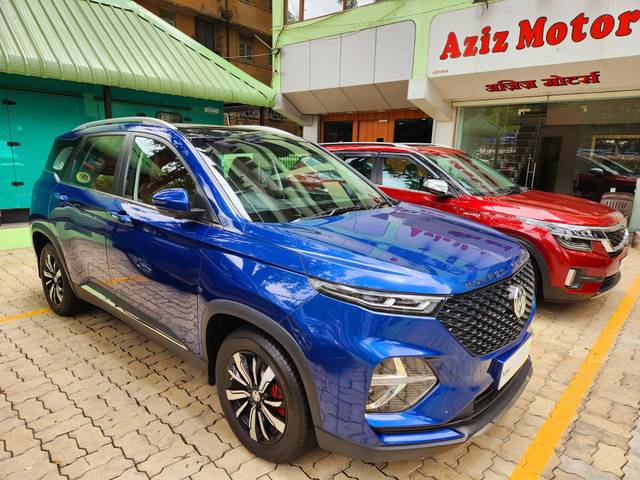 https://images10.gaadi.com/usedcar_image/4632899/original/processed_64e7acaa4e1c614bcef56328fc6616e0.jpg?imwidth=6400