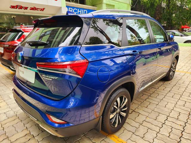 https://images10.gaadi.com/usedcar_image/4632899/original/processed_a7d5379498fa66ff57620a2cfe32a370.jpg?imwidth=6401