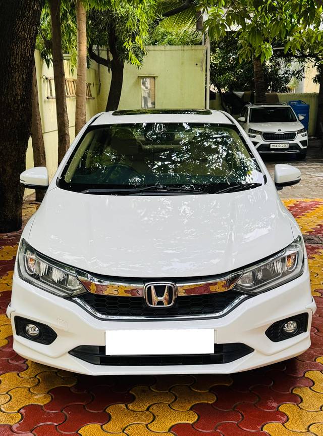 https://images10.gaadi.com/usedcar_image/4632904/original/processed_224a90459417d2c01d50ba4945b5a52e.jpg?imwidth=6400