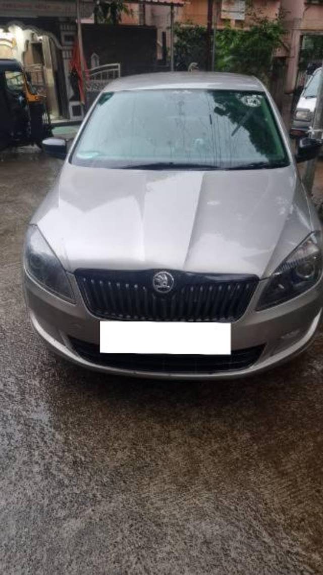 https://images10.gaadi.com/usedcar_image/4632910/original/processed_66feee6a-f15f-4b90-99b1-e4e1cc80799e.jpg?imwidth=6400