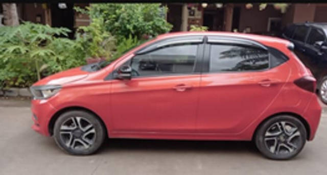 https://images10.gaadi.com/usedcar_image/4632934/original/c6f10146-69f9-4f5f-aac9-5a7b1f6d0bec.png?imwidth=6402