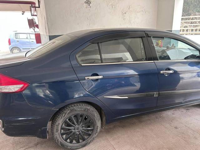 https://images10.gaadi.com/usedcar_image/4632963/original/processed_0bcf55ca-91d8-4b38-8f70-2e88c178c43c.jpg?imwidth=6402