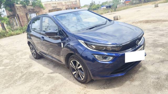https://images10.gaadi.com/usedcar_image/4632967/original/processed_72edc23658683e470f8f329b011bf976.jpg?imwidth=6400
