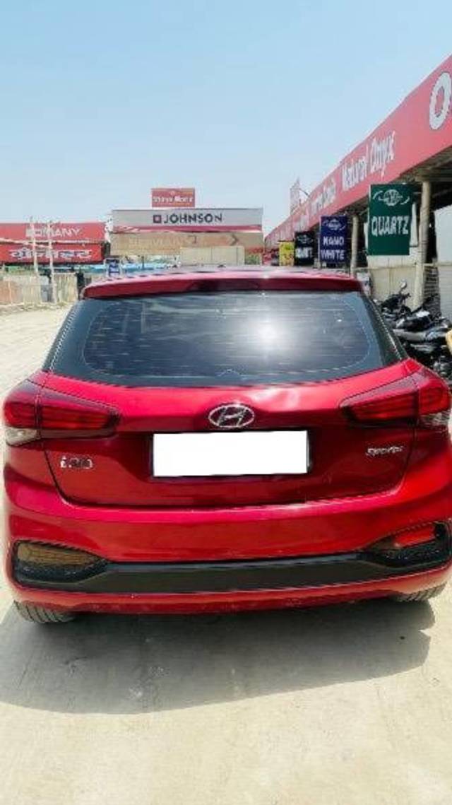 https://images10.gaadi.com/usedcar_image/4632978/original/processed_b9f897d7-b507-4f2e-83b6-3ce3997e4ad4.jpeg?imwidth=6400