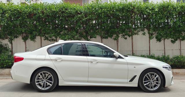 https://images10.gaadi.com/usedcar_image/4632986/original/ccfa6f5d587b28ceeb3be276f5d390d1.jpg?imwidth=6401