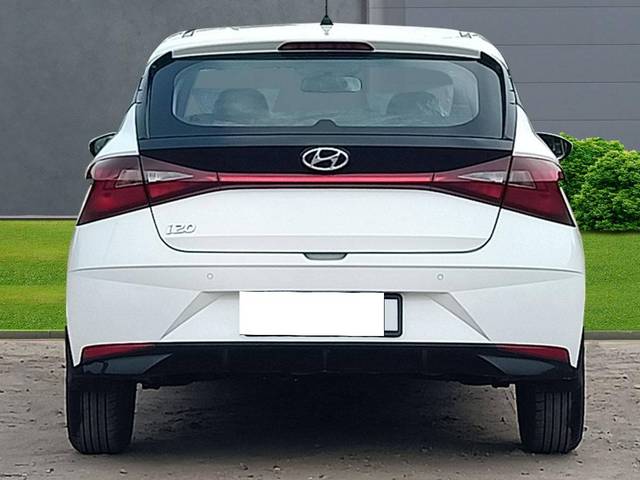 https://images10.gaadi.com/usedcar_image/4632988/original/processed_722bd233d25ce632f6365d7d8f0ebe93.jpg?imwidth=6402