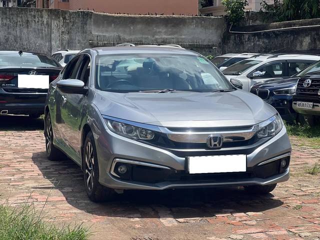https://images10.gaadi.com/usedcar_image/4632991/original/processed_c6ee011e702f115d4fb8775e574e34e4.jpg?imwidth=6400