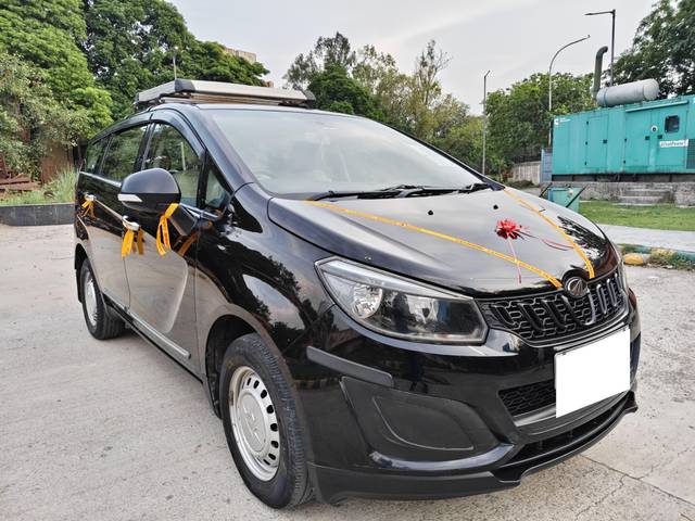 https://images10.gaadi.com/usedcar_image/4632996/original/processed_38b1a1aa0db9876b8294a01c57d98802.jpg?imwidth=6400