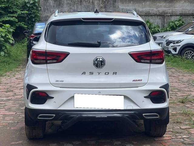 https://images10.gaadi.com/usedcar_image/4632999/original/processed_8e425852c88e3c5bf26fe7389d2c4262.jpg?imwidth=6401