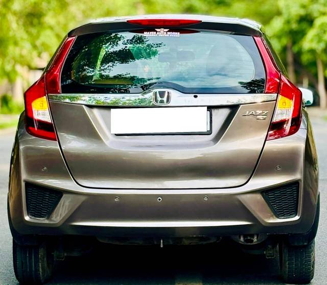 https://images10.gaadi.com/usedcar_image/4633007/original/processed_7a0eaedf53a90cf9b67e76352da9388a.jpg?imwidth=6402